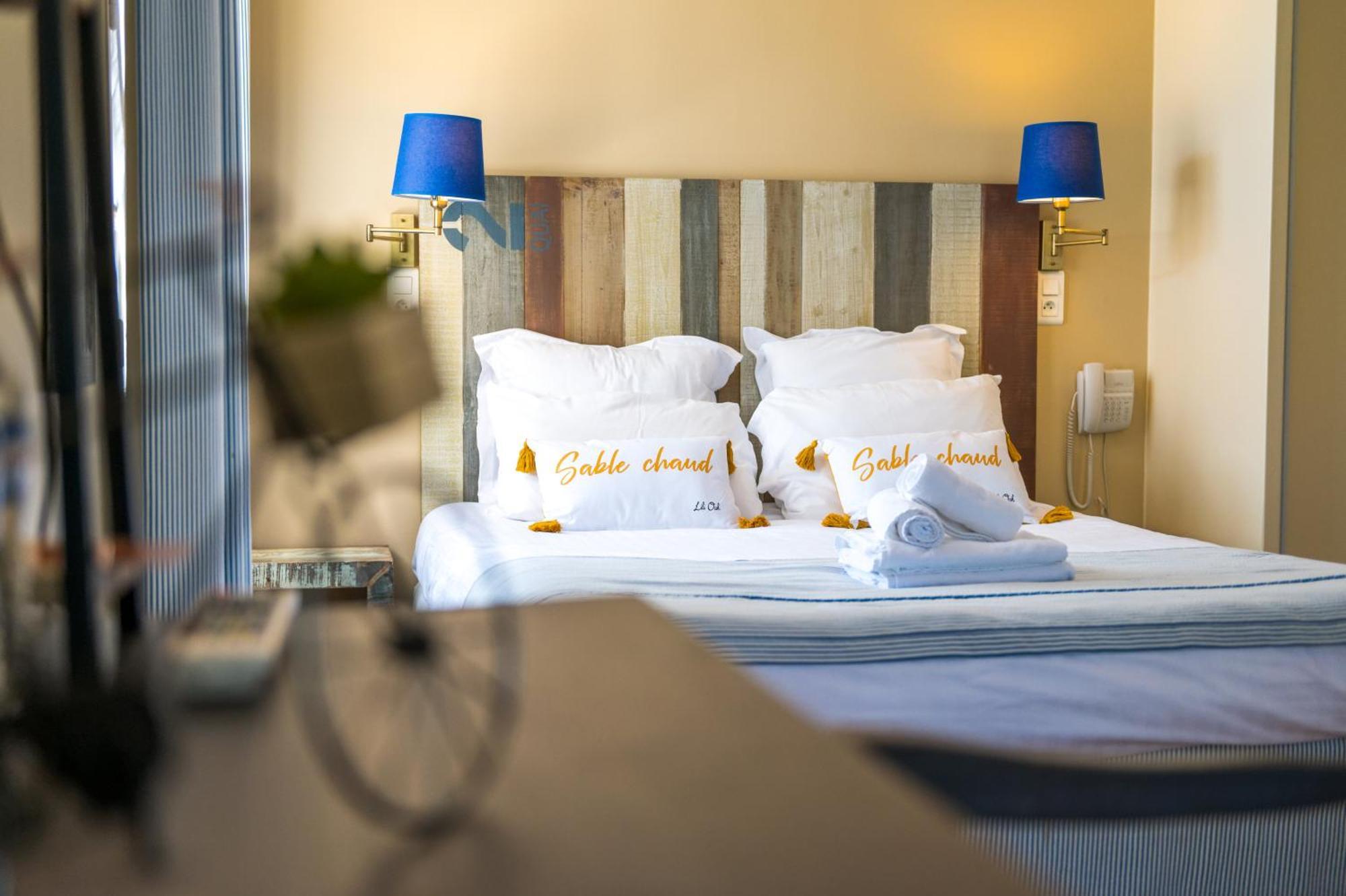 Hotel Le Peu Breton Сент-Марі-де-Ре Номер фото